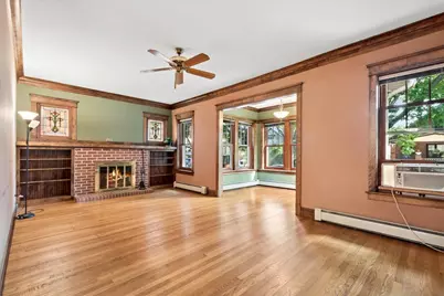 5812 N Fairfield Avenue, Chicago, IL 60659 - Photo 2