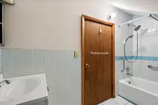 5812 N Fairfield Ave, Chicago, IL 60659 - Photo 14