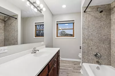 195 E Oak Glen Drive, Bartlett, IL 60103 - Photo 18