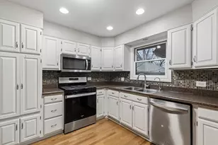 195 E Oak Glen Dr, Bartlett, IL 60103 - Photo 12