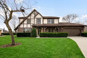 1341 Trinity Pl, Libertyville, IL 60048 - Photo 1