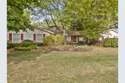 4704 Daniel Drive, Crystal Lake, IL 60014 - Photo 2