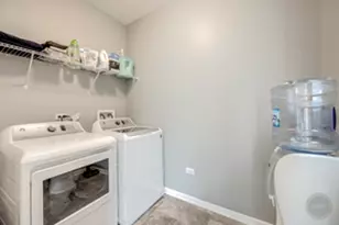 871 Finley Dr, Aurora, IL 60504 - Photo 16