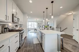 871 Finley Dr, Aurora, IL 60504 - Photo 4