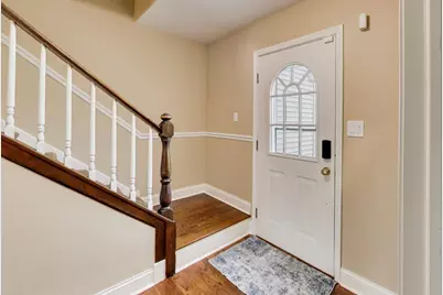 606 Thackeray Lane, Fox River Grove, IL 60021 - Photo 2