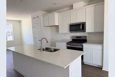 563 Yosemite Way #563, Mundelein, IL 60060 - Photo 4