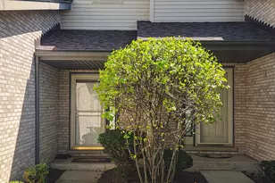 11127 Shenandoah Dr, Orland Park, IL 60467 - Photo 2