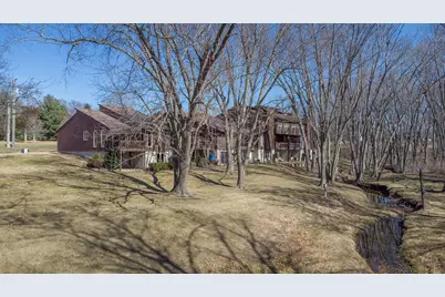 2917 Brookview Drive #1, Freeport, IL 61032 - Photo 2