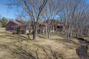 2917 Brookview Dr, Freeport, IL 61032 - Photo 2