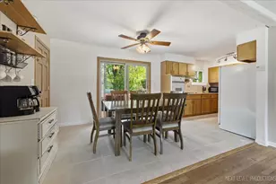 29W454 Ray Ave, West Chicago, IL 60185 - Photo 8