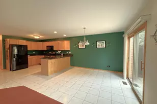 9400 Caledonia Dr, Tinley Park, IL 60487 - Photo 2