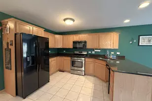 9400 Caledonia Dr, Tinley Park, IL 60487 - Photo 4