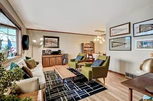 571 Dara James Rd, Des Plaines, IL 60016 - Photo 4