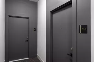 2505 W Farragut Ave, Chicago, IL 60625 - Photo 2