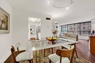 110 E Delaware Pl, Chicago, IL 60611 - Photo 8