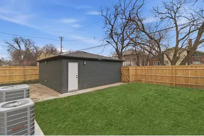 7347 S Merrill Avenue, Chicago, IL 60649 - Photo 6