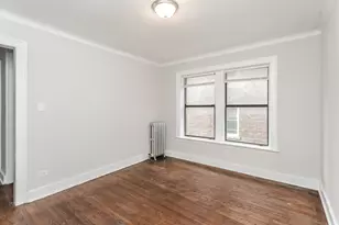 6959 S Paxton Ave, Chicago, IL 60649 - Photo 2