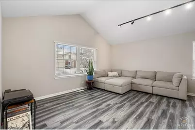 157 N Crooked Lake Lane, Lindenhurst, IL 60046 - Photo 10