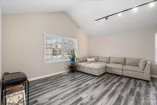 157 N Crooked Lake Ln, Lindenhurst, IL 60046 - Photo 10