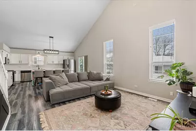 157 N Crooked Lake Lane, Lindenhurst, IL 60046 - Photo 14