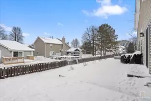 157 N Crooked Lake Ln, Lindenhurst, IL 60046 - Photo 32