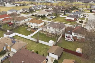 15223 Naughton Dr, South Holland, IL 60473 - Photo 4