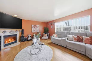 15223 Naughton Dr, South Holland, IL 60473 - Photo 8