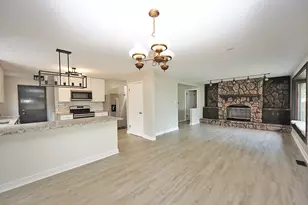 661 Sycamore Dr, Elk Grove Village, IL 60007 - Photo 4