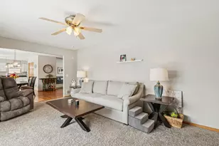 18224 W Old Pine Ct, Gurnee, IL 60031 - Photo 10