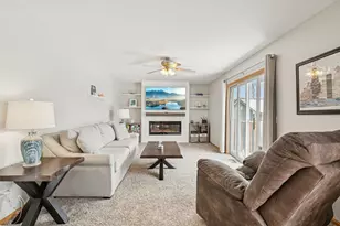 18224 W Old Pine Ct, Gurnee, IL 60031 - Photo 6