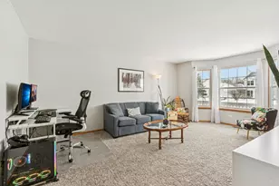 18224 W Old Pine Ct, Gurnee, IL 60031 - Photo 8