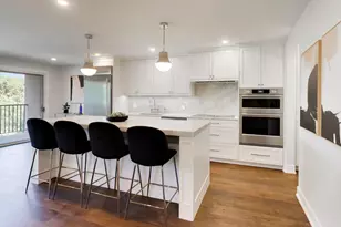 650 Winnetka Mews, Winnetka, IL 60093 - Photo 2