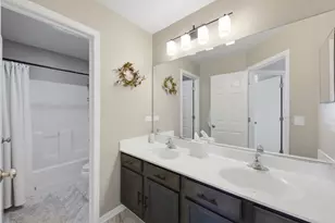 3243 Pinewood Dr, Yorkville, IL 60560 - Photo 20