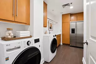 55 E Erie St, Chicago, IL 60611 - Photo 16