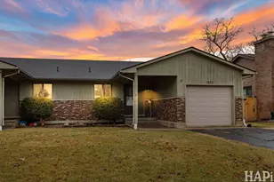 920 Pleasant St, Woodstock, IL 60098 - Photo 1