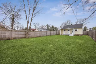 557 Howard Avenue, Aurora, IL 60506 - Photo 14