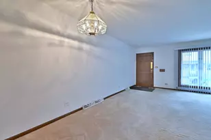 9824 Garden Ct, Schiller Park, IL 60176 - Photo 8