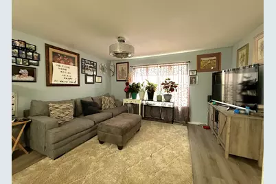 2020 Comanche Trail, Round Lake Beach, IL 60073 - Photo 2