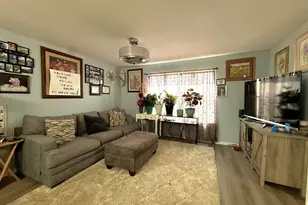 2020 Comanche Trail, Round Lake Beach, IL 60073 - Photo 2