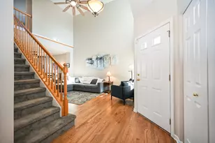 31504 Kline Cir, Warrenville, IL 60555 - Photo 4