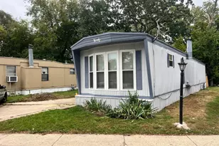 38455 N Sheridan Rd, Beach Park, IL 60087 - Photo 1