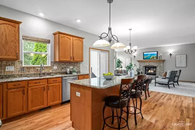 404 Kent Court, Oswego, IL 60543 - Photo 10