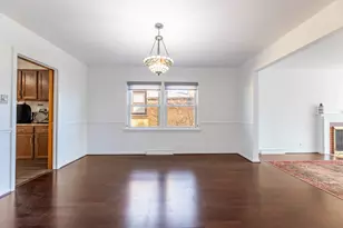 11536 S Campbell Ave, Chicago, IL 60655 - Photo 2