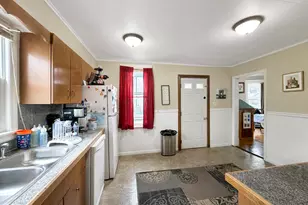 1607 S Highland Ave, Freeport, IL 61032 - Photo 4