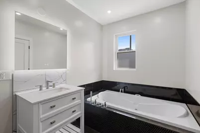 2416 W Morse Avenue, Chicago, IL 60645 - Photo 14