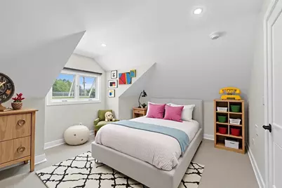 2416 W Morse Avenue, Chicago, IL 60645 - Photo 20