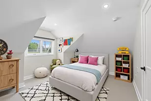 2416 W Morse Ave, Chicago, IL 60645 - Photo 20