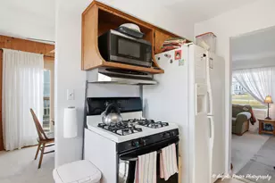 1210 S Broadway St, McHenry, IL 60050 - Photo 8