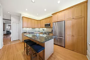 849 W Newport Ave, Chicago, IL 60657 - Photo 8
