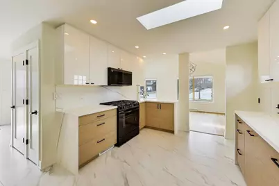 909 S Waverly Place, Mount Prospect, IL 60056 - Photo 4